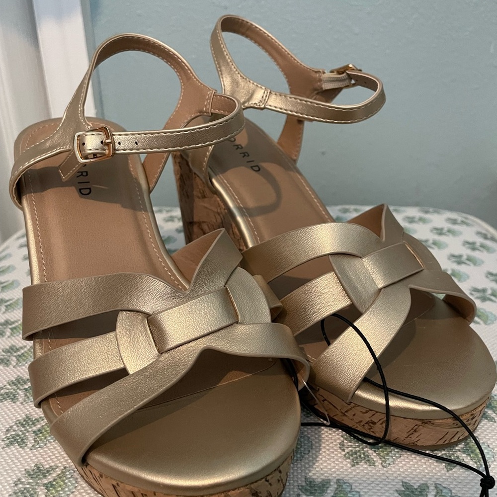 Torrid Metallic Gold strappy Cork Wedge Sandals size 8